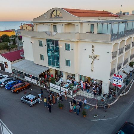 Hotel Napoleon Torre Melissa المظهر الخارجي الصورة