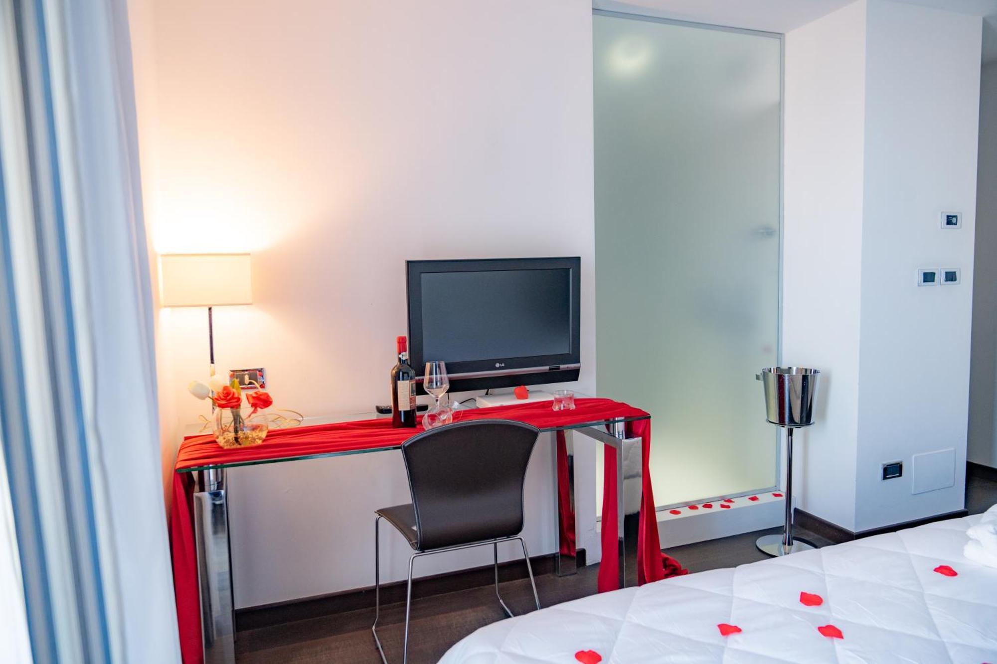 Hotel Napoleon Torre Melissa المظهر الخارجي الصورة