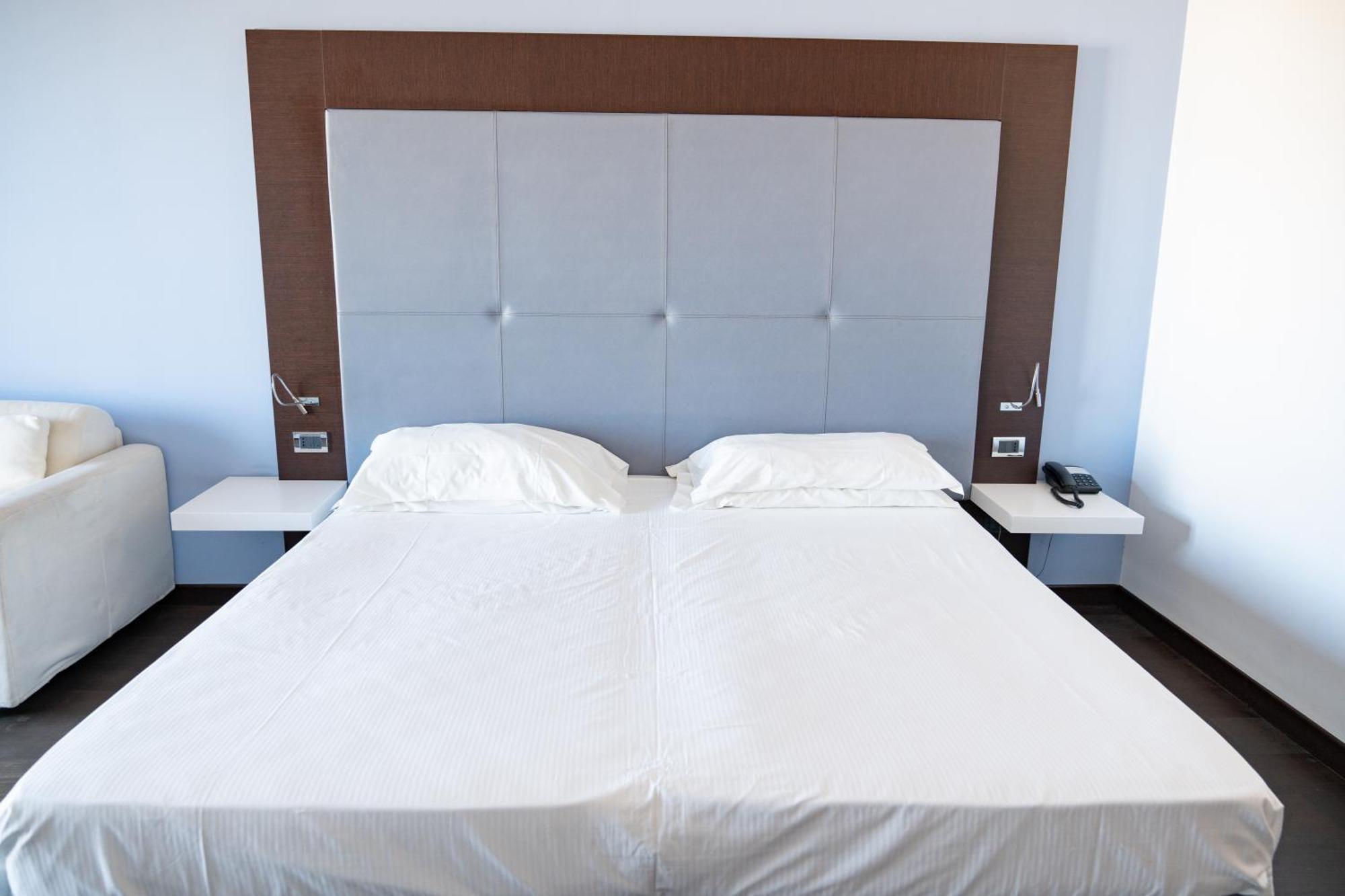 Hotel Napoleon Torre Melissa المظهر الخارجي الصورة