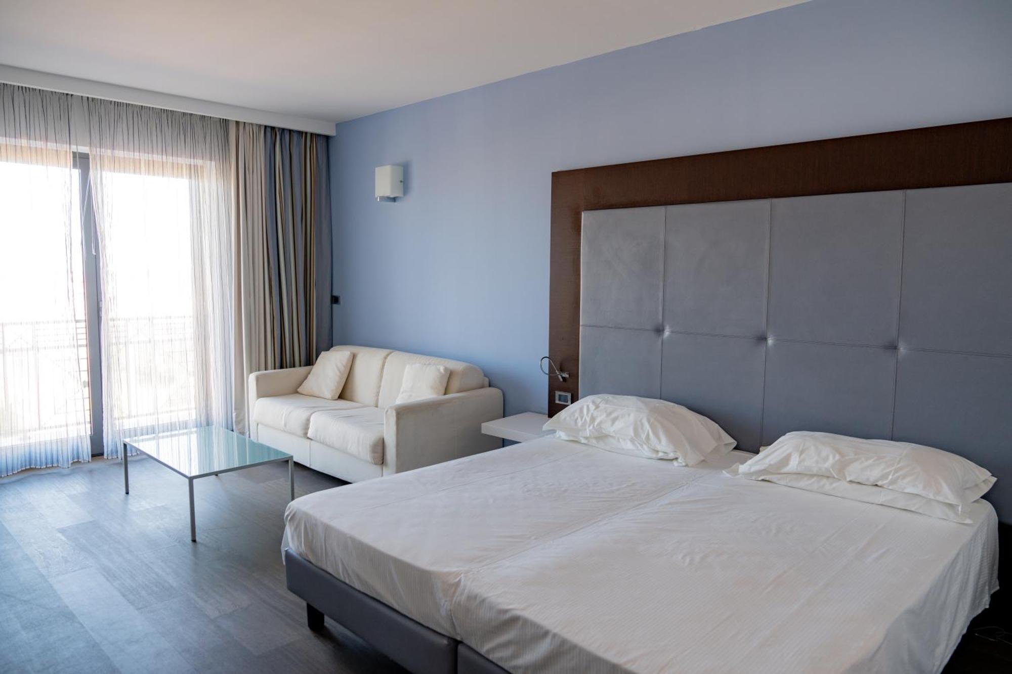 Hotel Napoleon Torre Melissa المظهر الخارجي الصورة