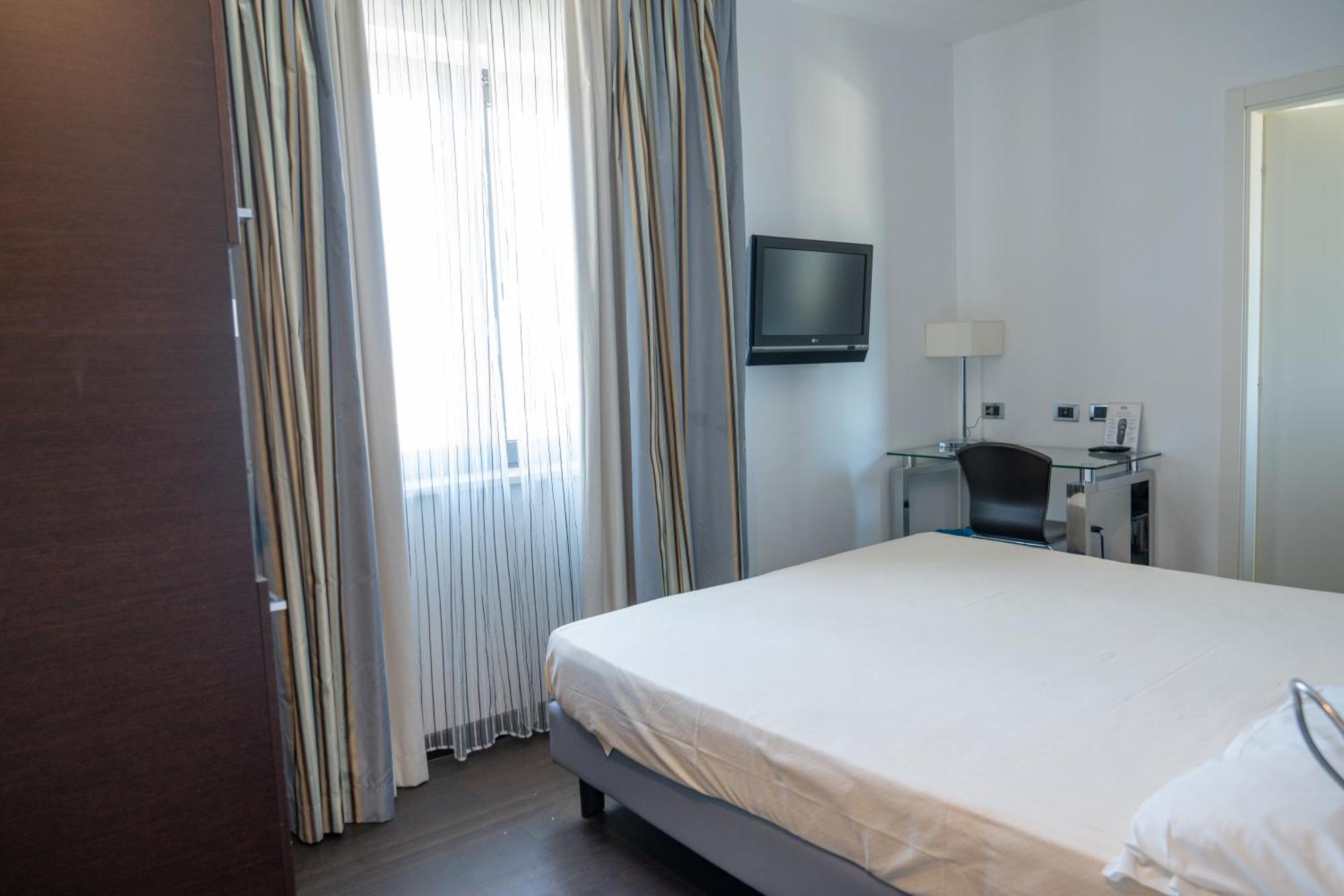 Hotel Napoleon Torre Melissa المظهر الخارجي الصورة