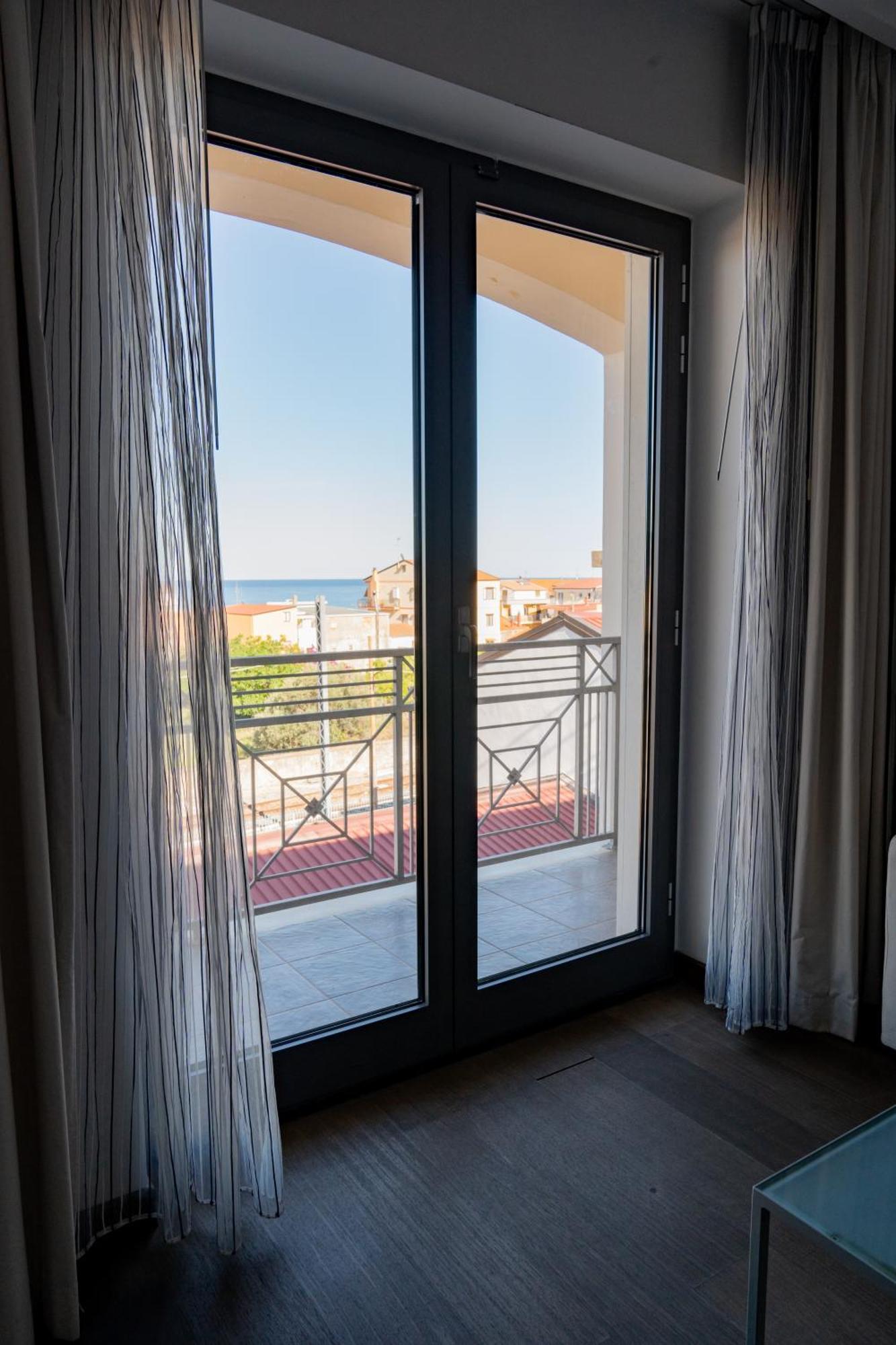 Hotel Napoleon Torre Melissa المظهر الخارجي الصورة