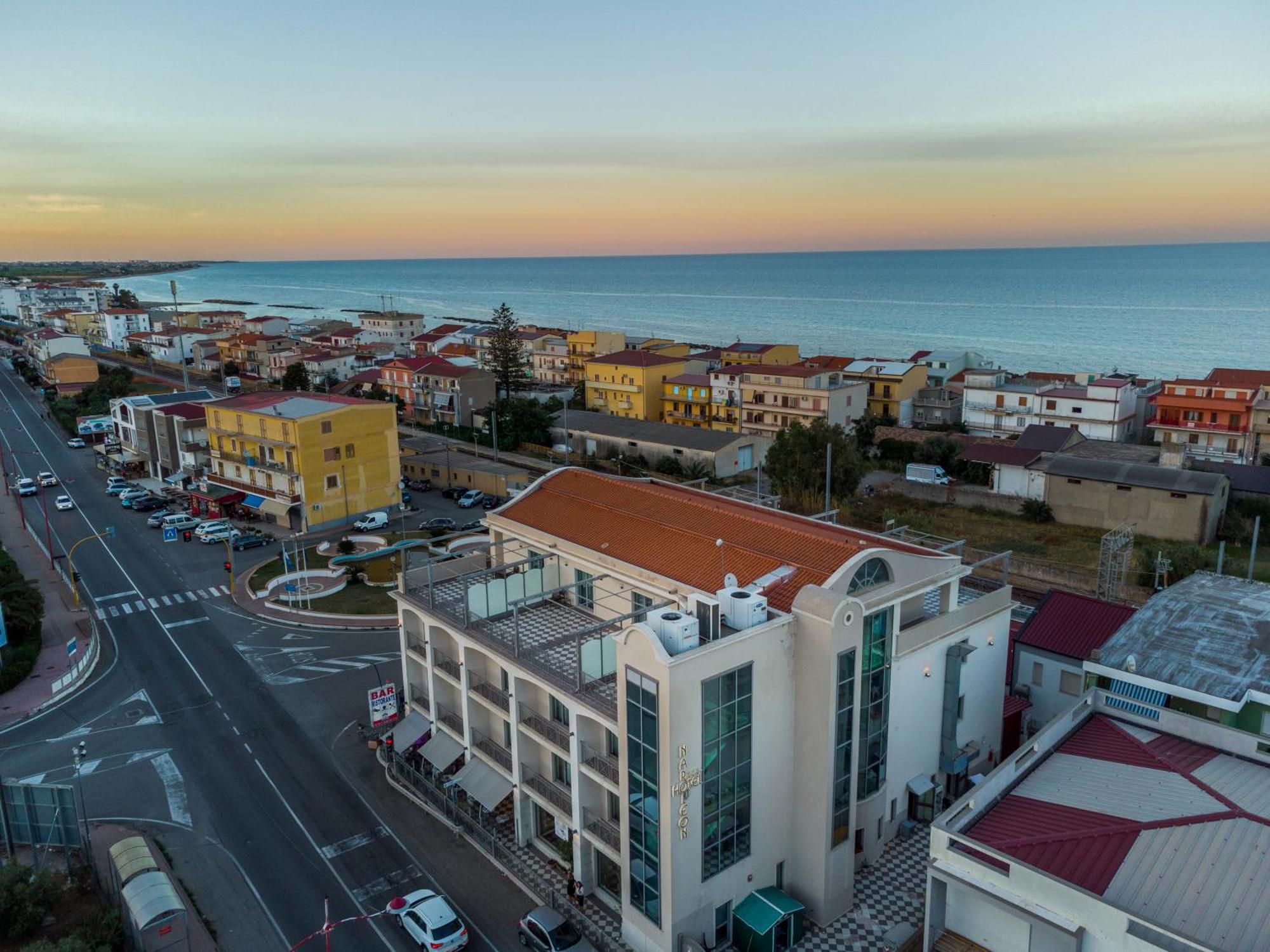 Hotel Napoleon Torre Melissa المظهر الخارجي الصورة